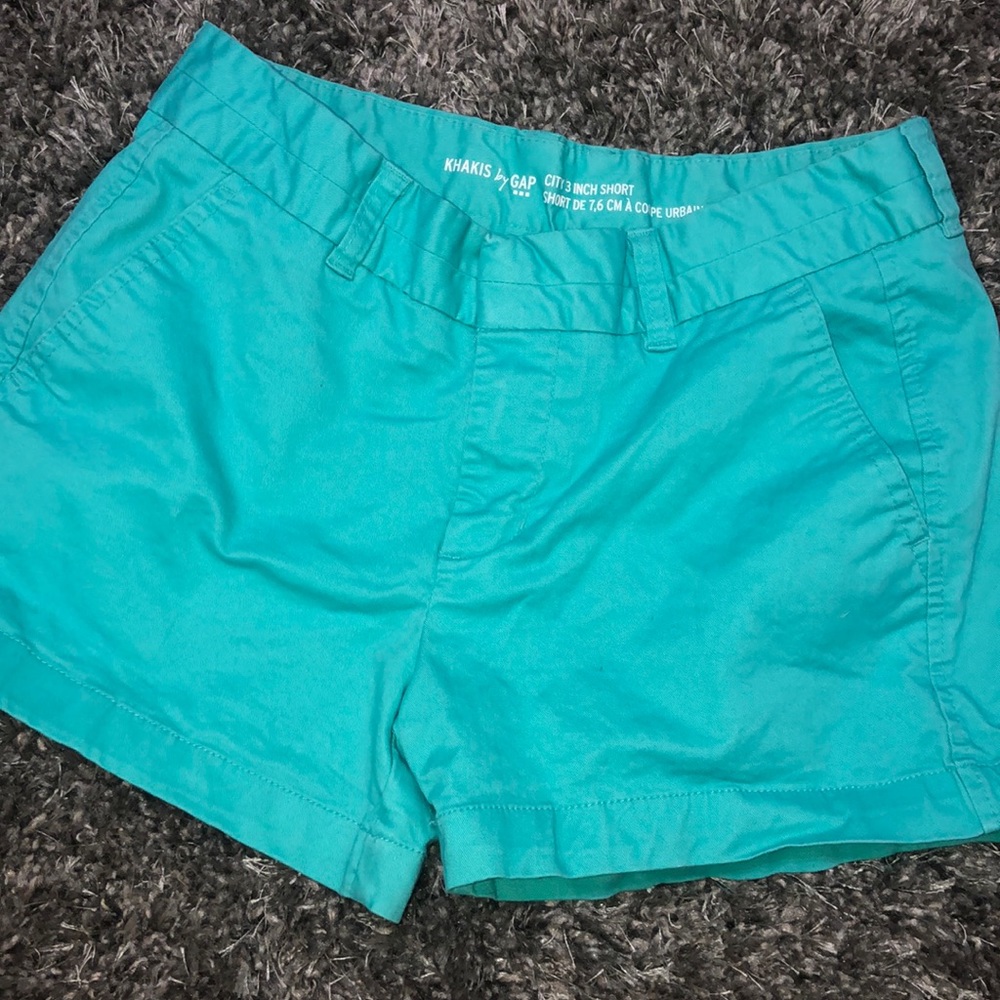 Gap khaki shorts